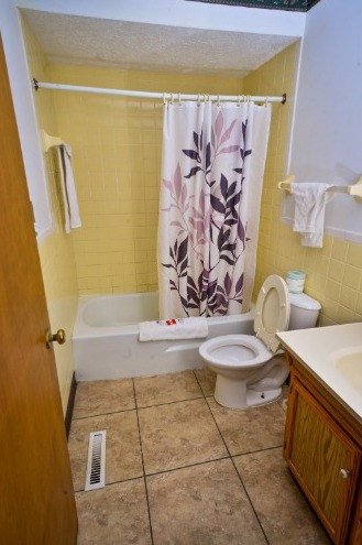 2 Room 3 Double Beds Nonsmoking Suite Photo 7