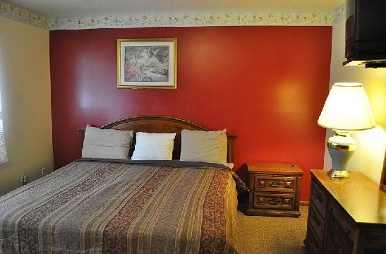 2 Room 3 Double Beds Nonsmoking Suite Photo 5