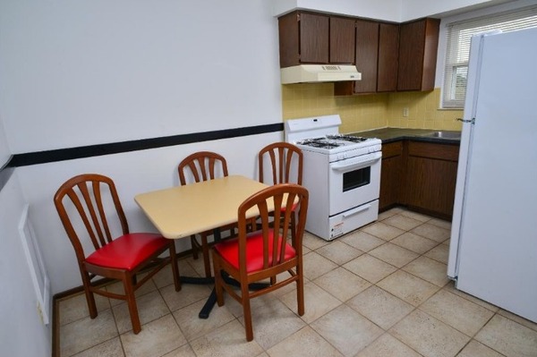 2 Room 3 Double Beds Nonsmoking Suite Photo 3